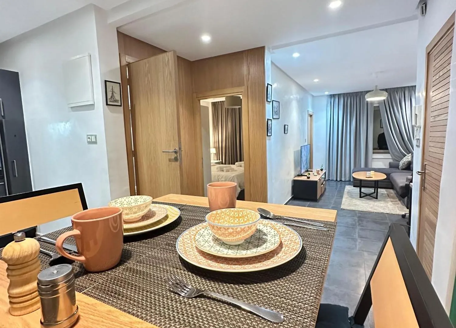 Appartement Lumineux Bien Equipe Derriere Hotel Idou Anfa Pas De Vis-A-Vis Casablanca